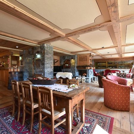Hotel La Rouja Champoluc Exterior foto