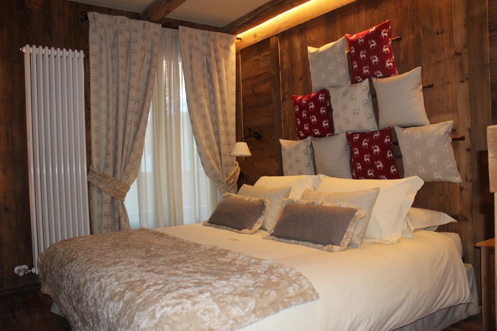 Hotel La Rouja Champoluc Zimmer foto