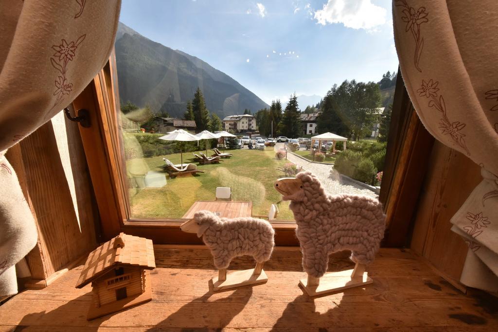 Hotel La Rouja Champoluc Exterior foto