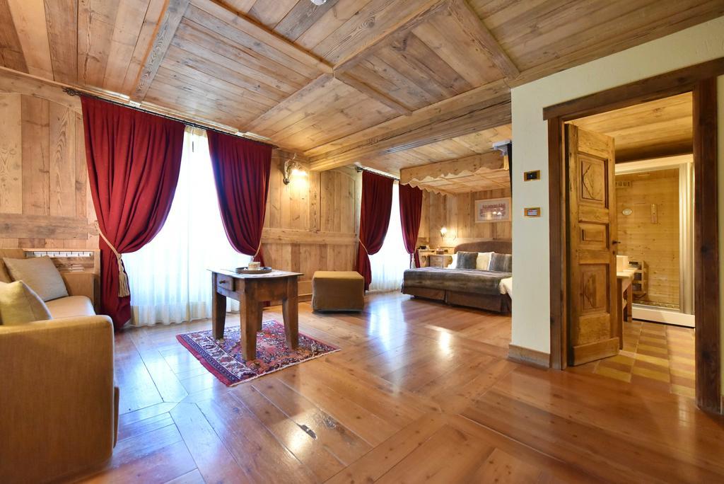 Hotel La Rouja Champoluc Exterior foto