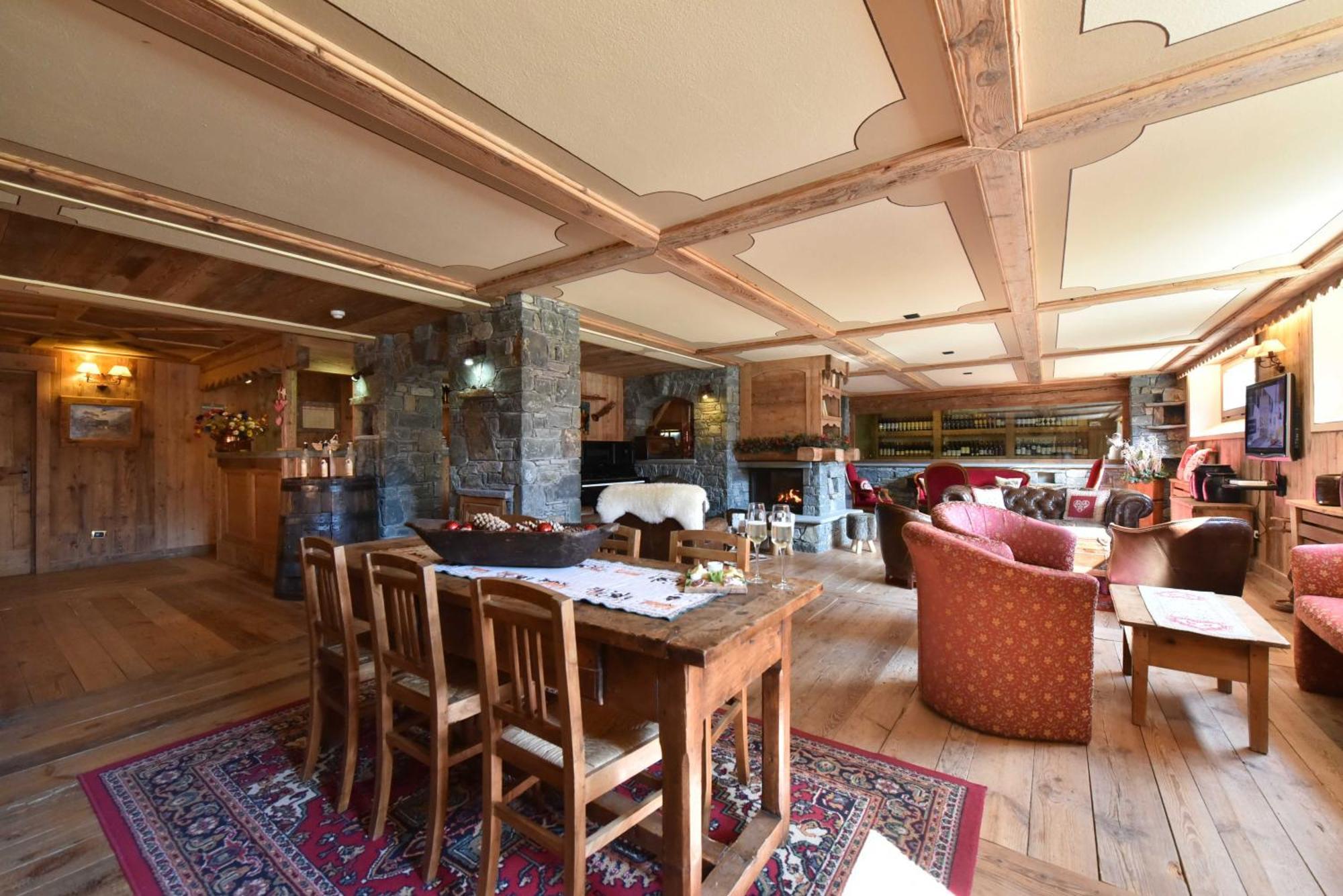 Hotel La Rouja Champoluc Exterior foto