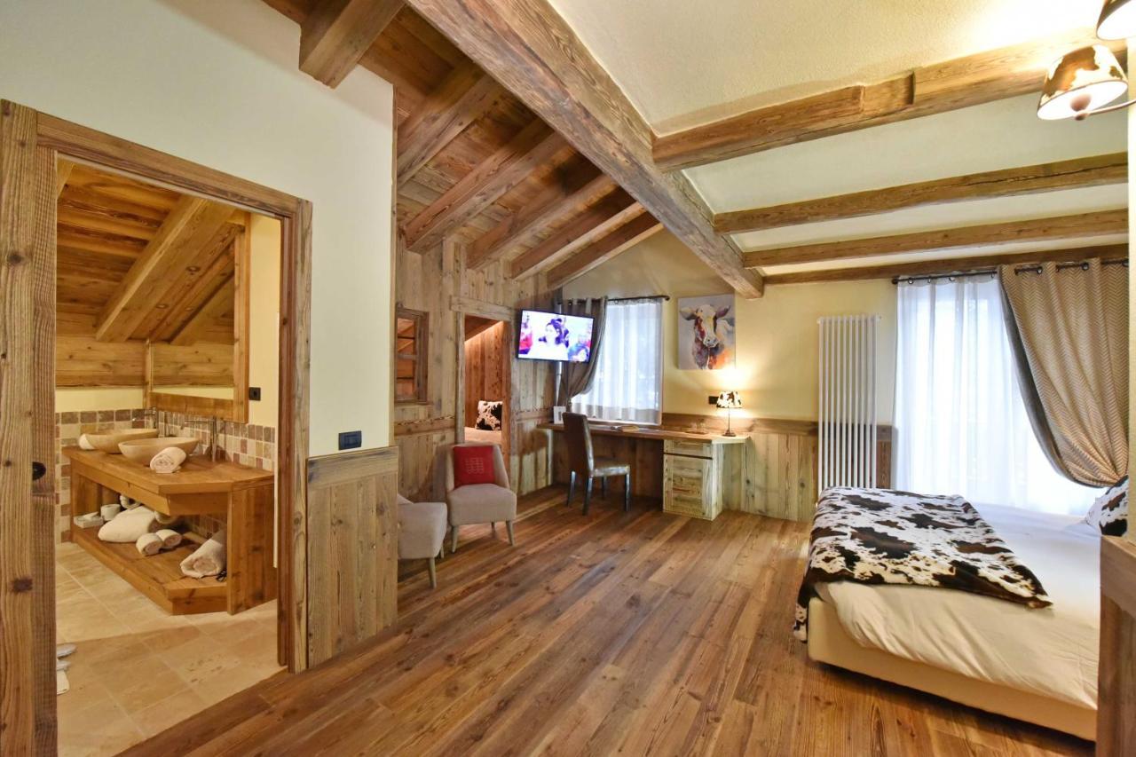 Hotel La Rouja Champoluc Exterior foto